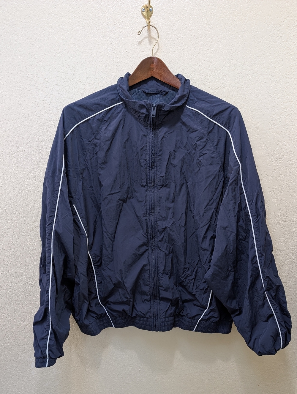 Hollister Brand Navy Blue With White Piping Windbreaker Jacket. Size XL